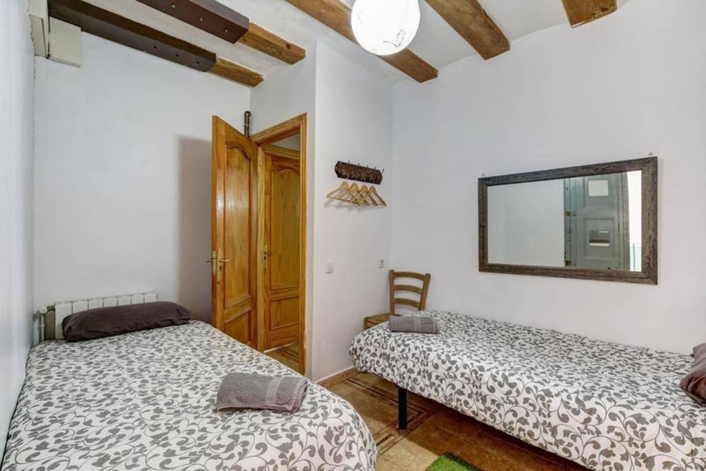 7 Pax Montserrat Ramblas Barcelona บาร์เซโลนา ภายนอก รูปภาพ