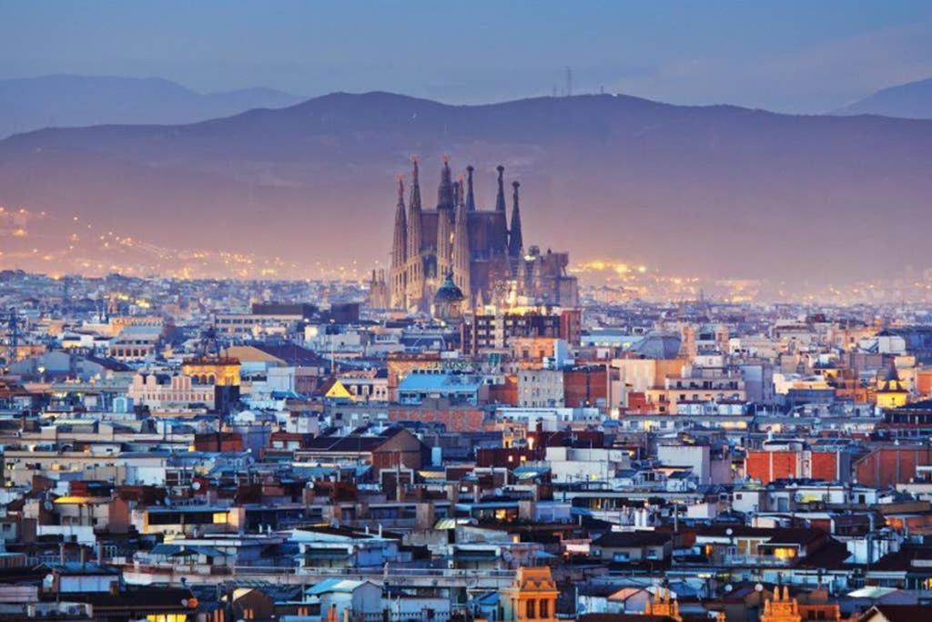 7 Pax Montserrat Ramblas Barcelona บาร์เซโลนา ภายนอก รูปภาพ